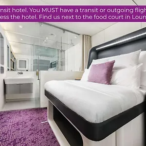Отель Yotelair Amsterdam Schiphol Transit, Схипхол